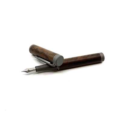 Dřevěné plnicí pero Elegance - Ořech titanium